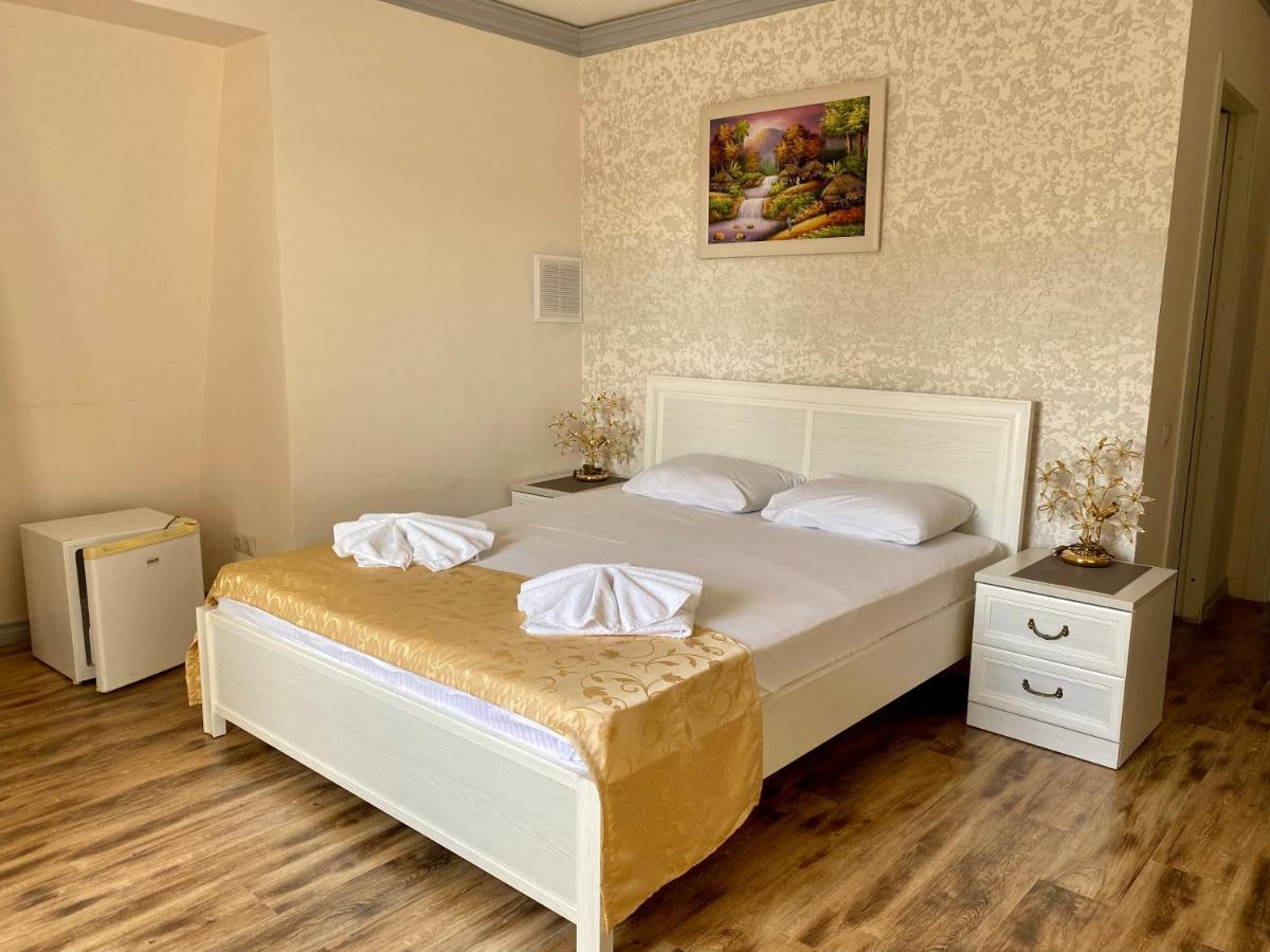 Spa Hotel Karakas スフミ エクステリア 写真